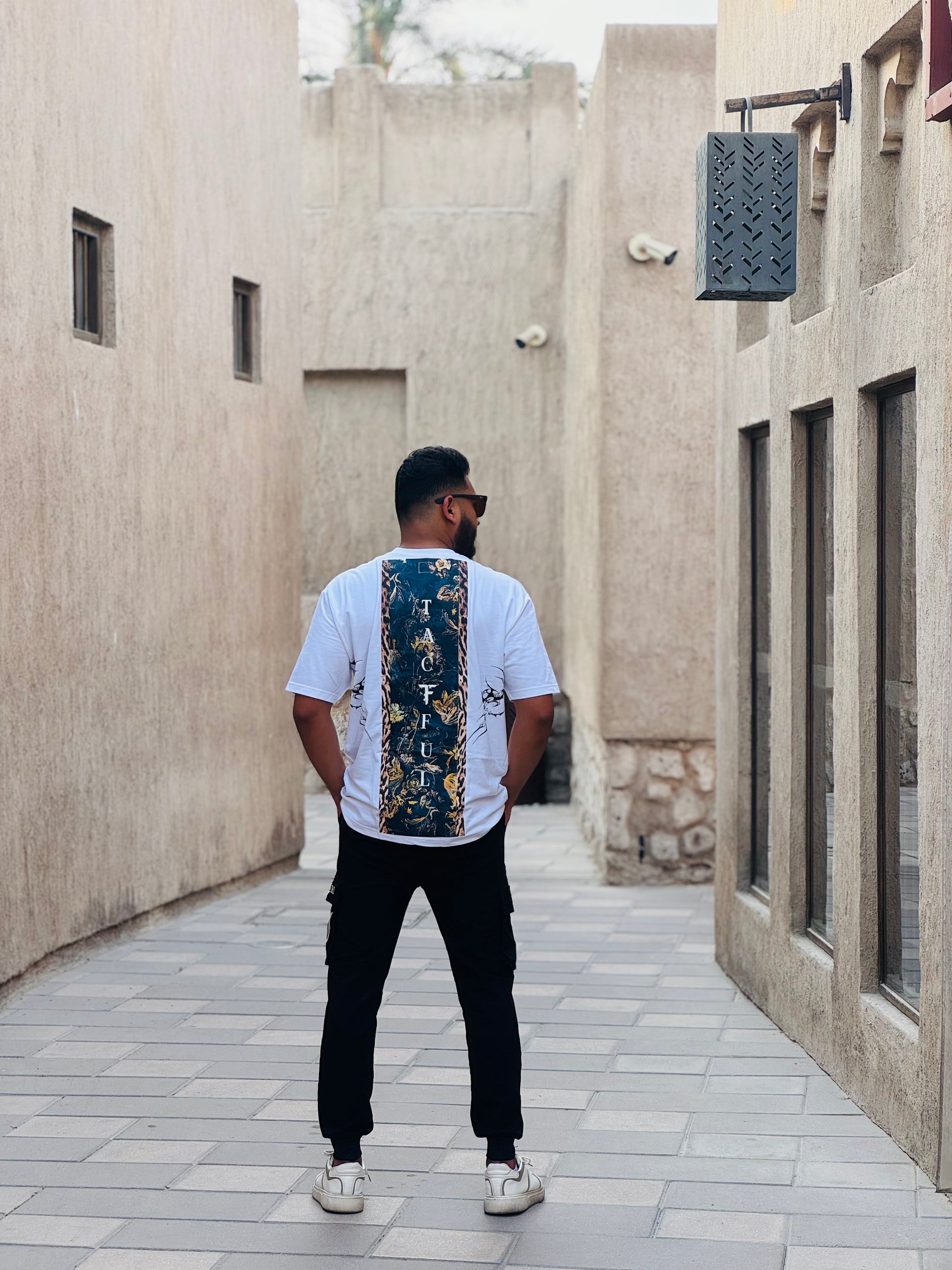 WHITE PRINTED OVERSIZED