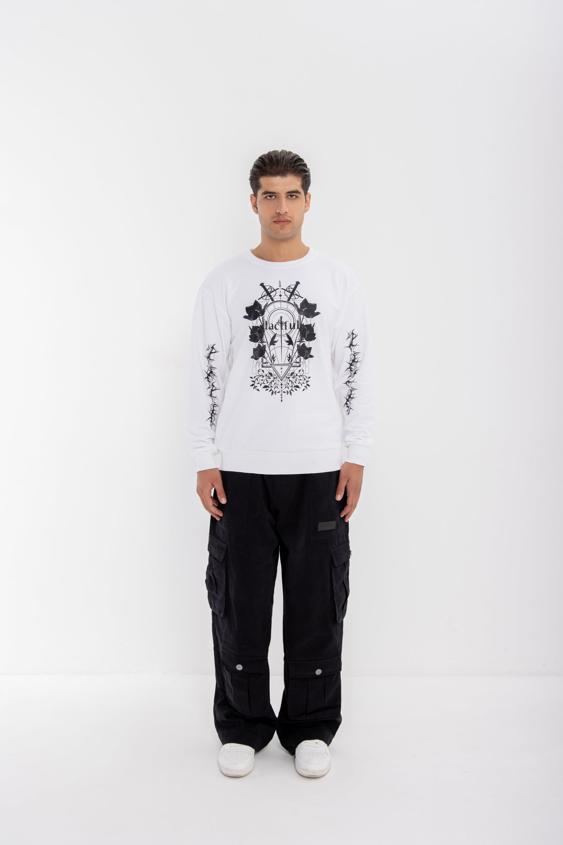 BLACK ROSE SWEATSHIRT
