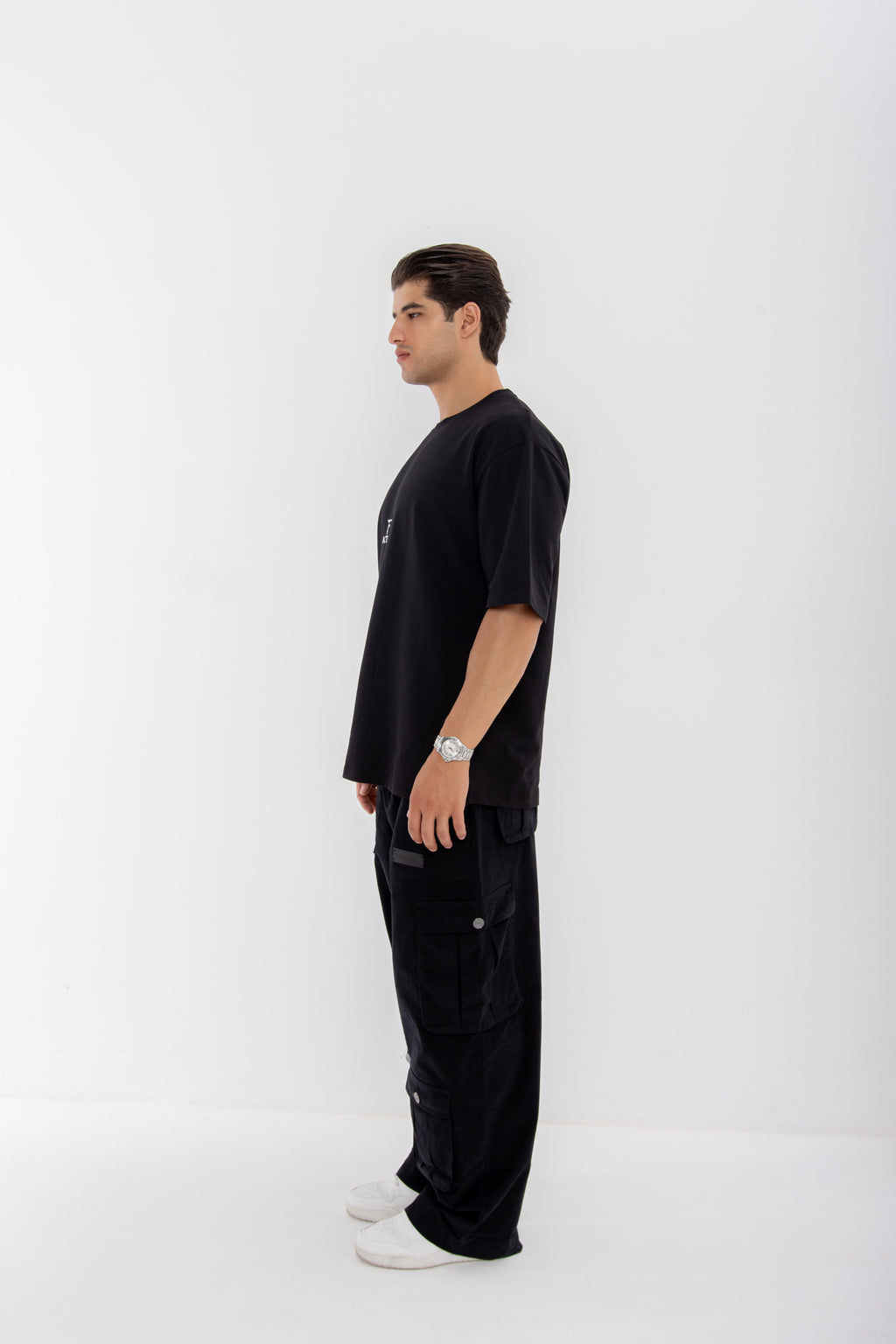 BLACK OVERSIZED