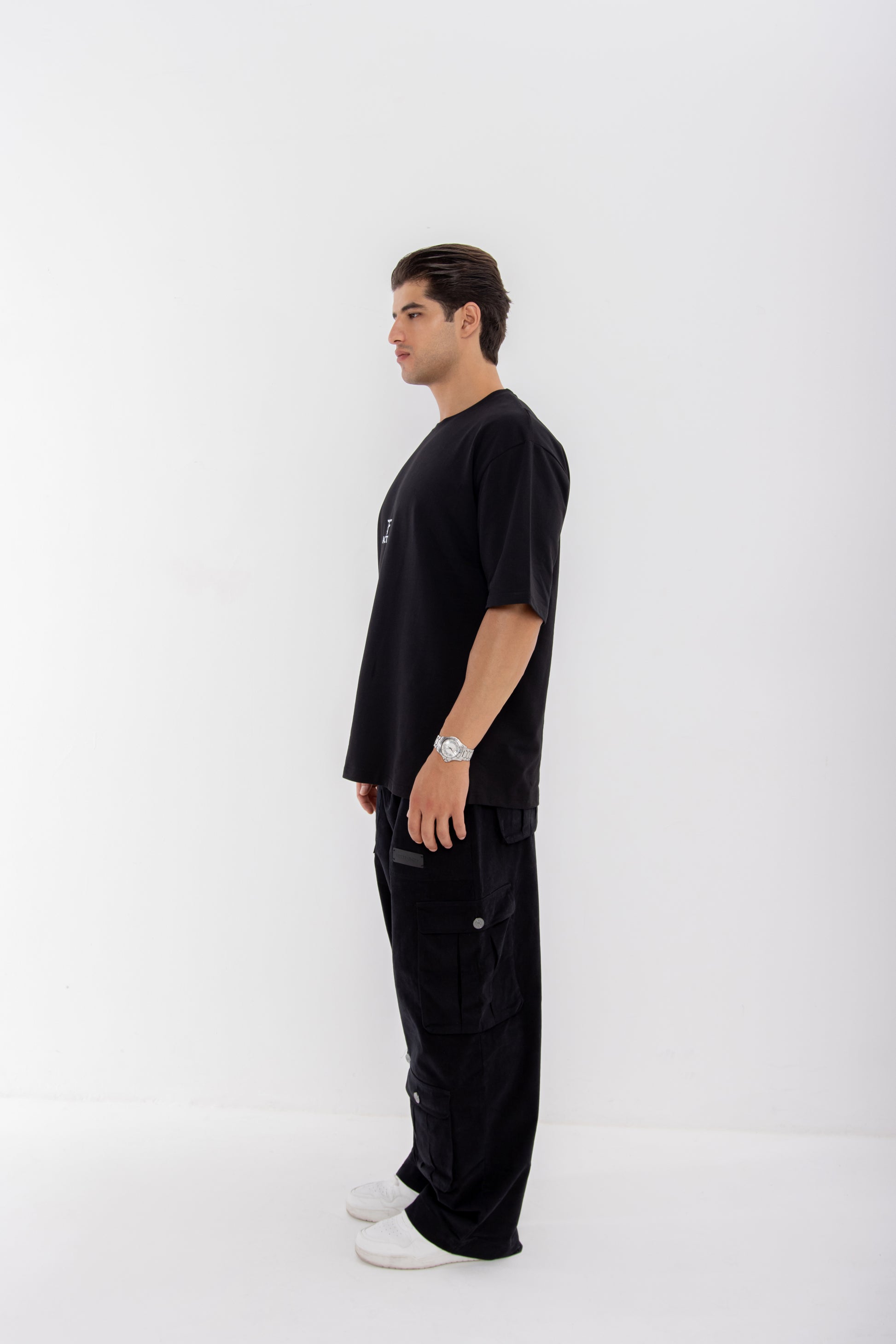 BLACK OVERSIZED